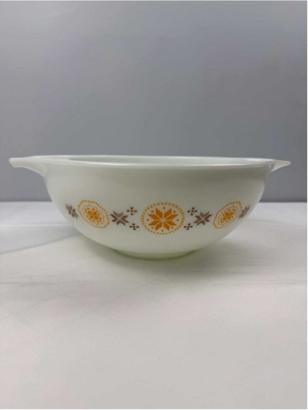 Vintage Pyrex 444 Town & Country Cinderella Mixing Bowl 4 Quart White and Orange